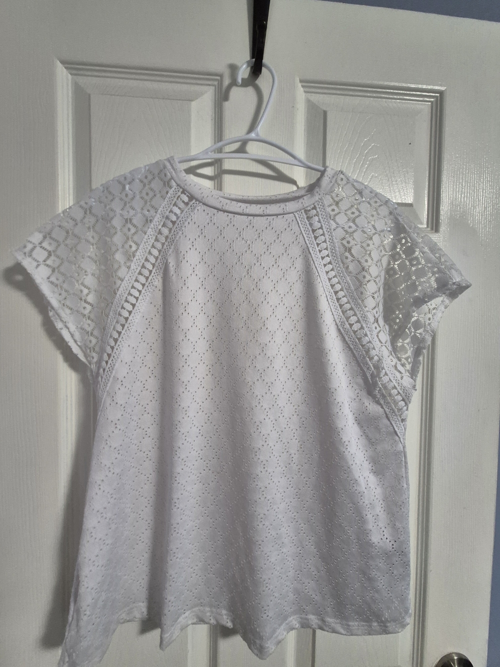 Women's White Eyelet Lace Sleeve Blouse